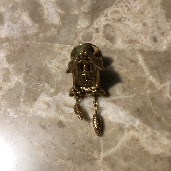 Avon Jewelry - Avon Vintage 1981 Cuckoo Clock Gold Tone Lapel Pin/Tie Tack